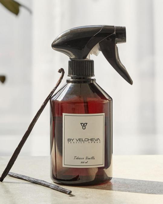 TOBACCO VANILLA - Luksusowy spray do tkanin By Velcheva