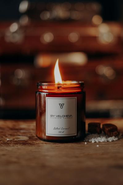 SALTED CARAMEL - Luksusowa świeca zapachowa By Velcheva