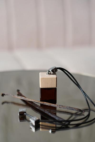 TOBACCO VANILLA - Luksusowe perfumy samochodowe By Velcheva 10ml