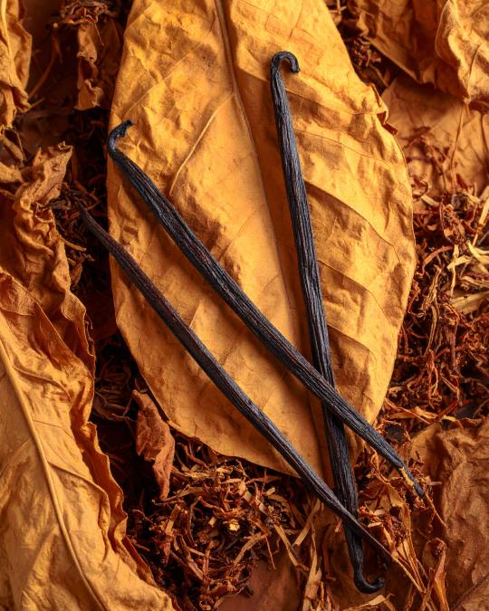 TOBACCO VANILLA - Luksusowa świeca zapachowa By Velcheva